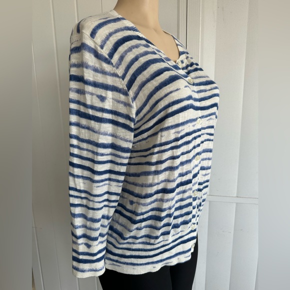 NWT Gap Cardigan Sweater Women XL Slim Crew Neck Navy Blue White Button Up - Picture 4 of 5